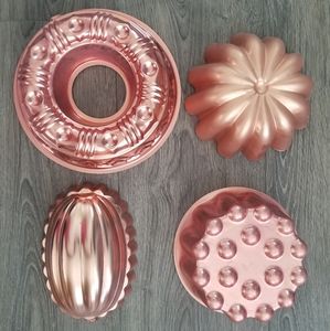 Hanging Copper Bundt Pans - set of 4